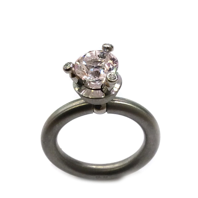 Trias Rose Sapphire Swivel Ring