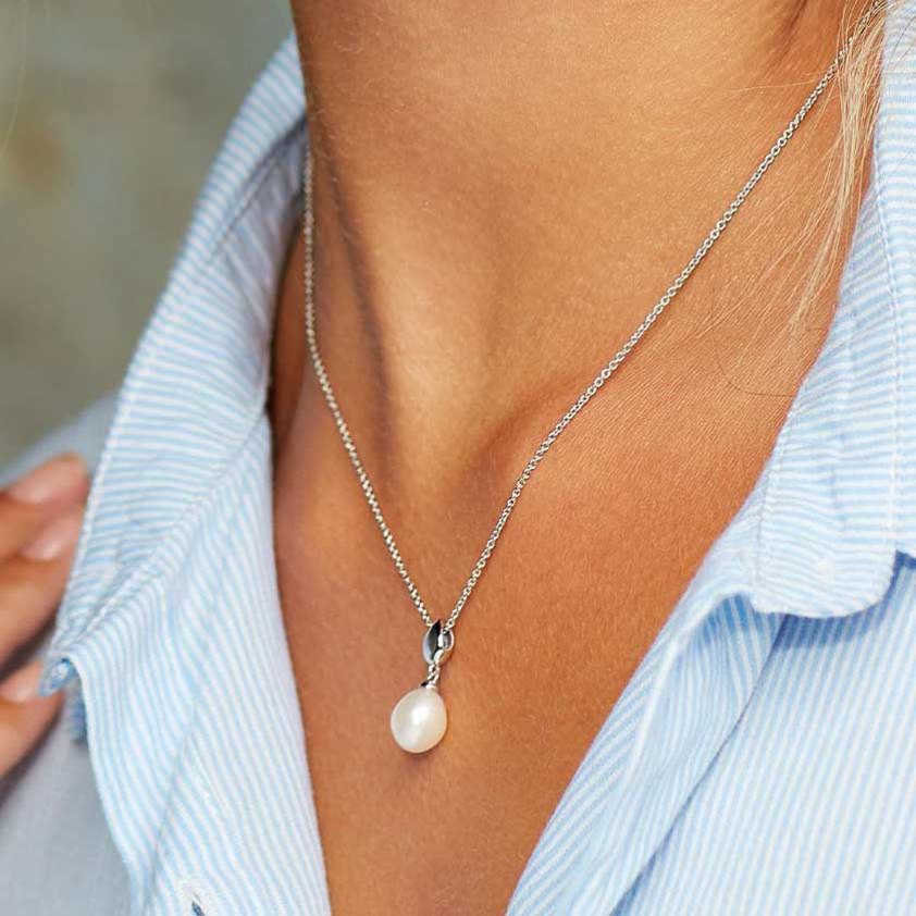 Coast Pebble Pearl 18" Necklace