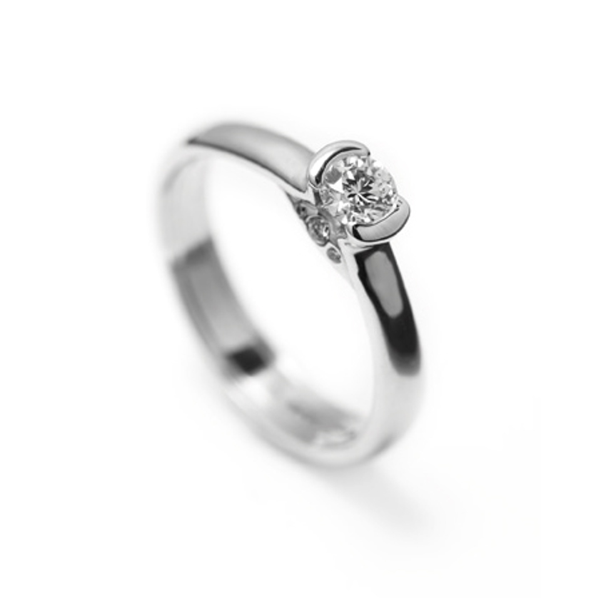 18ct White Gold Bridge Diamond Ring