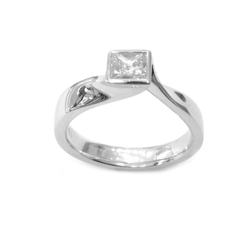 ZTR84 - 18ct White Gold 0.50ct Diamond Ring
