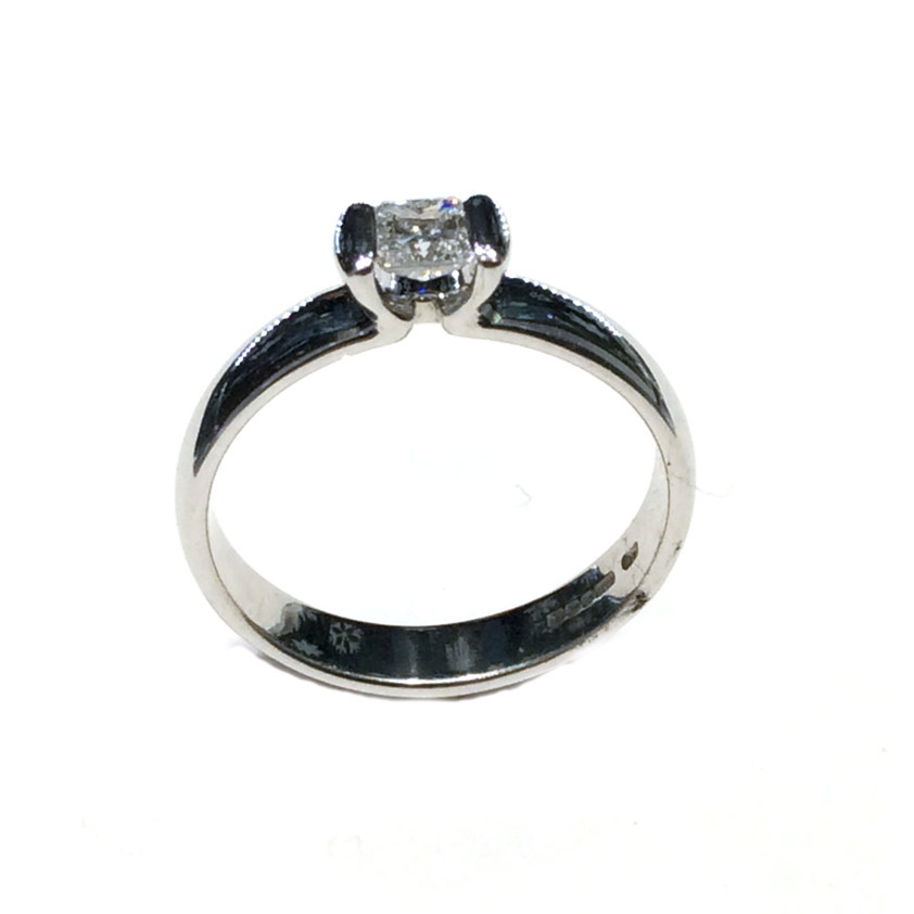 Solo Ring 18ct White Gold with 0.31ct Diamond