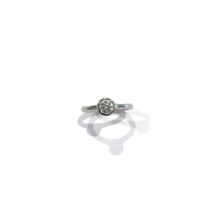 HD22 Platinum Solitaire Ring