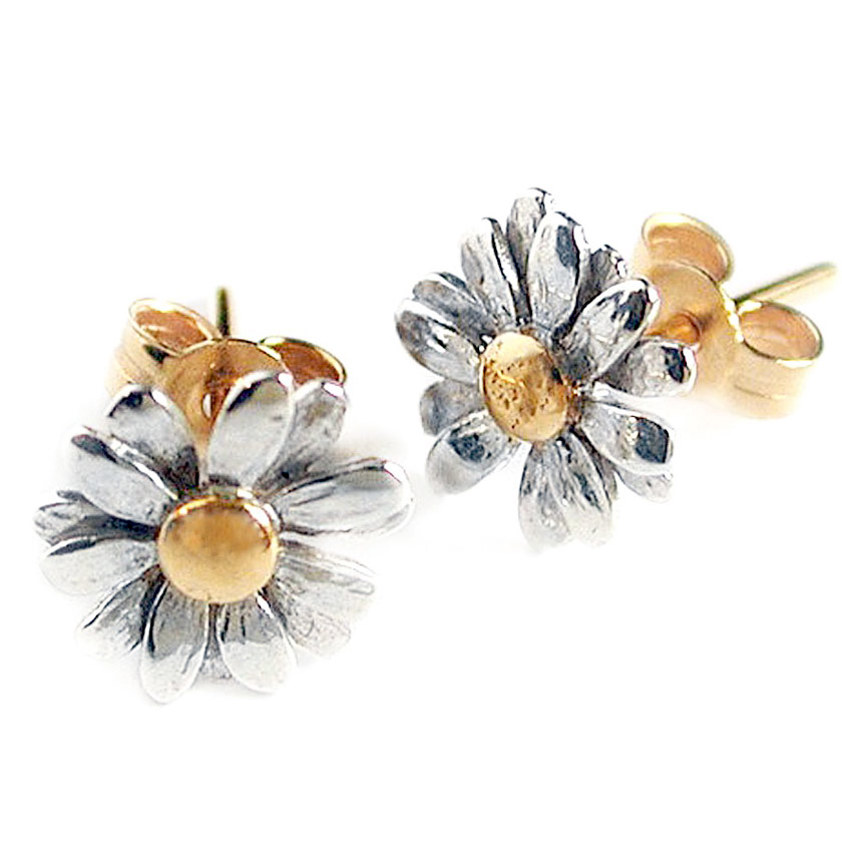 Classic Daisy Stud Earrings