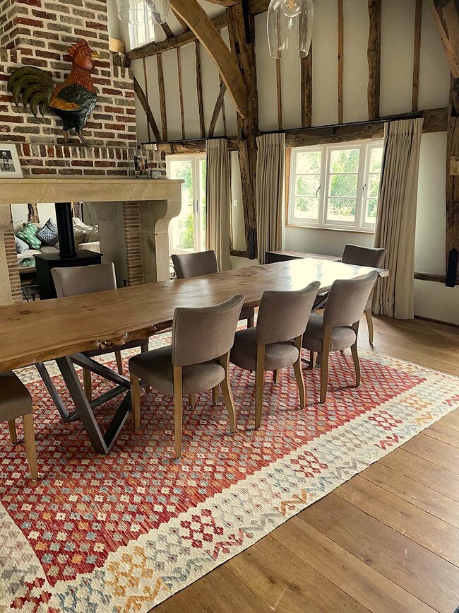 A Flatweave Fit for Farmhouse Dining